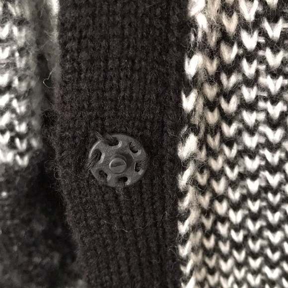 TORRID FUZZY SWEATER CARDIGAN BLACK, GREY & WHITE SIZE 1X NEW W/OUT TAGS - Picture 7 of 9